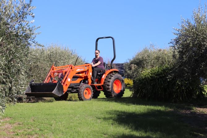 CK3710 ROPS Compact Tractor INCLUDES 4 IN 1 front end Loader Bucket - Erins Quality Outdoor Power Centre